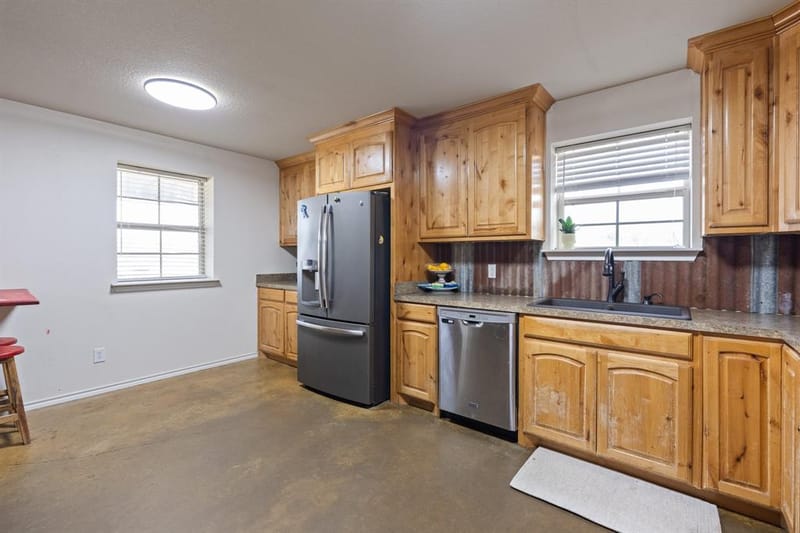 685 County Road 1102, Rio Vista TX 76093 - Photo 15