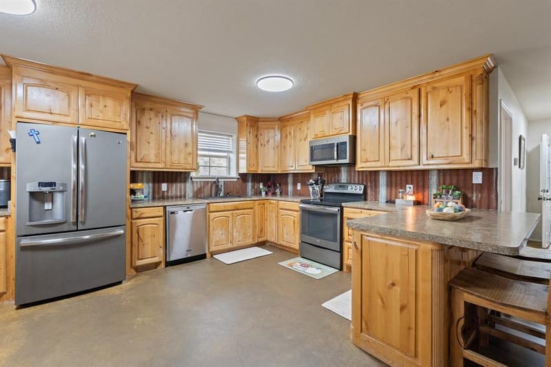 685 County Road 1102, Rio Vista TX 76093 - Photo 11