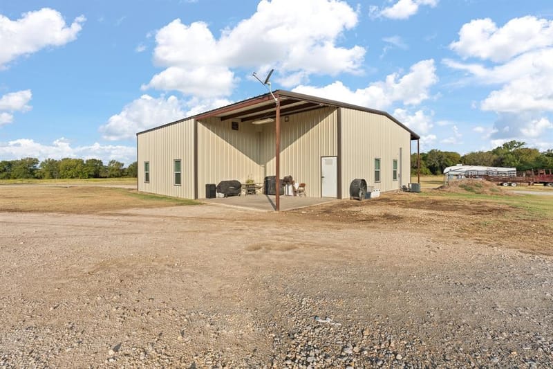 685 County Road 1102, Rio Vista TX 76093 - Photo 39