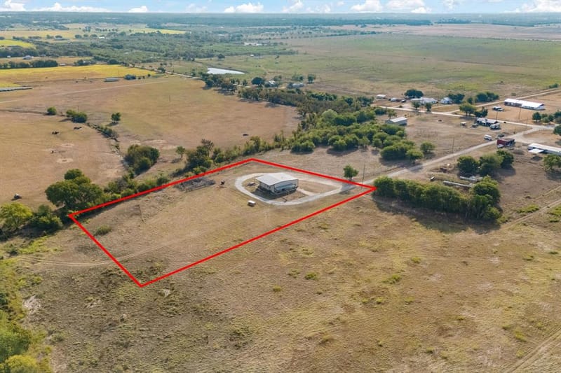 685 County Road 1102, Rio Vista TX 76093 - Photo 4