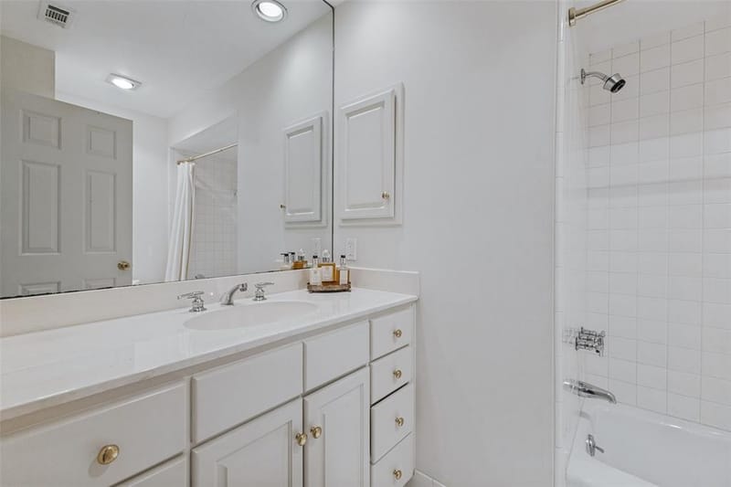 5803 Redwood Court, Dallas TX 75209 - Photo 23
