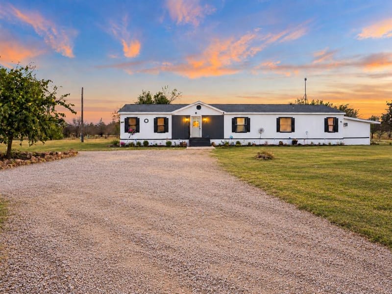 549 County Road 4733, Rhome TX 76078 - Photo 2