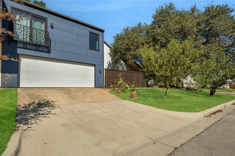 3701 W 5th Street, Fort Worth TX 76107 - Photo 2
