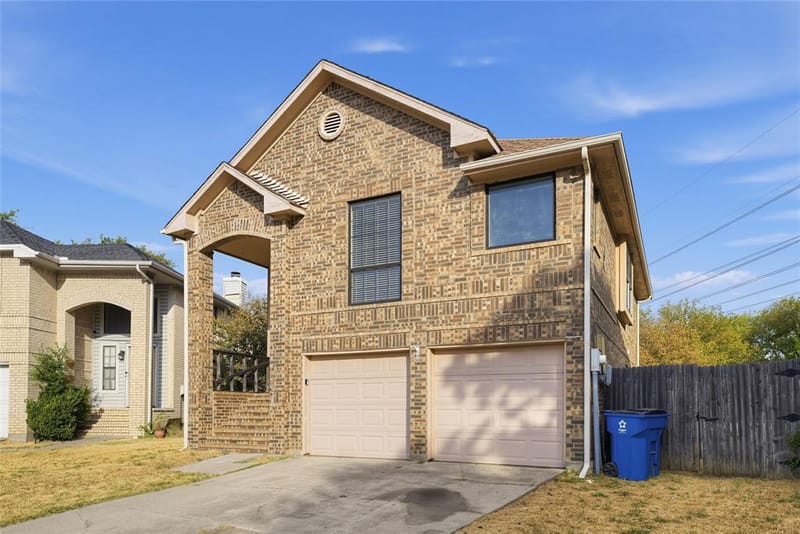 1335 Jasmine Drive, Lewisville TX 75077 - Photo 3