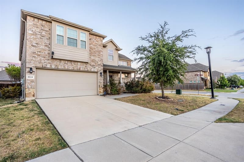 2013 Lake Moss Lane, Little Elm TX 75068 - Photo 2