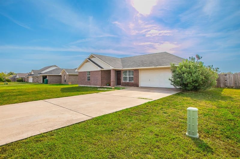 212 Broken Arrow Drive, Lacy Lakeview TX 76705 - Photo 23