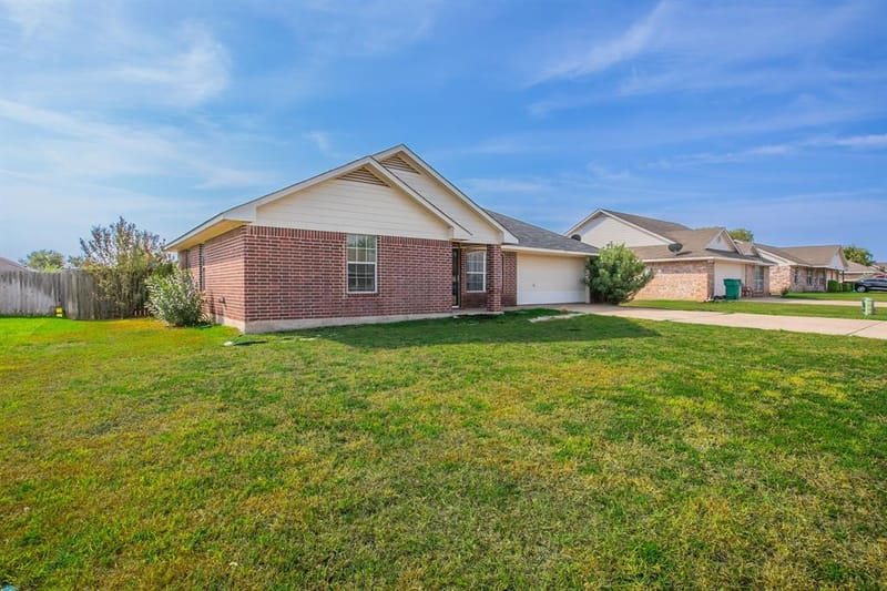 212 Broken Arrow Drive, Lacy Lakeview TX 76705 - Photo 22