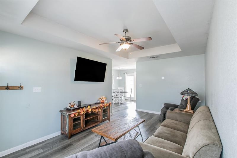212 Broken Arrow Drive, Lacy Lakeview TX 76705 - Photo 3
