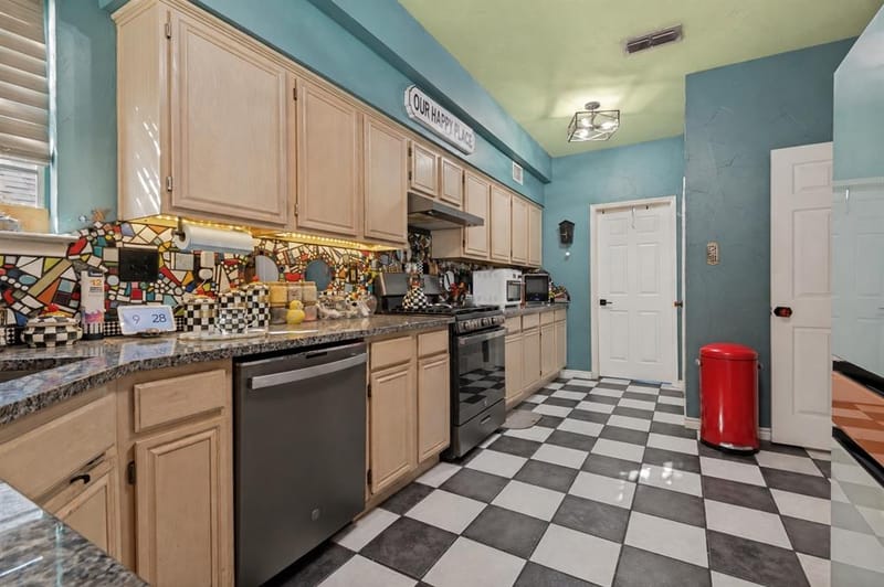 925 Rio Vista Lane, Arlington TX 76017 - Photo 14