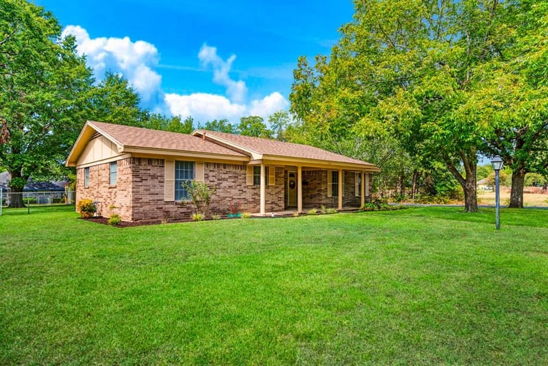 210 31st Street SW, Paris TX 75460 - Photo 3