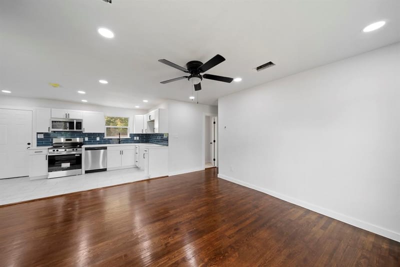 2451 Hudspeth Avenue, Dallas TX 75216 - Photo 13