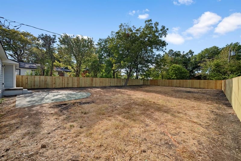 2451 Hudspeth Avenue, Dallas TX 75216 - Photo 22