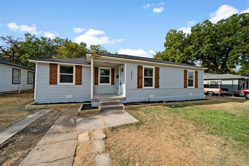 2451 Hudspeth Avenue, Dallas TX 75216