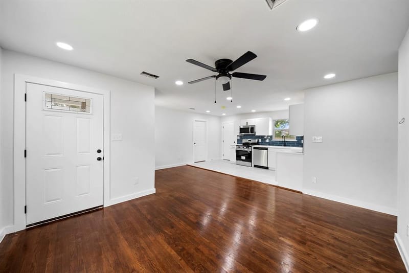 2451 Hudspeth Avenue, Dallas TX 75216 - Photo 14