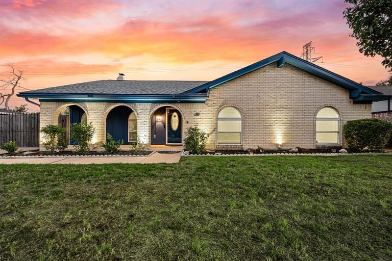633 Lewis Drive, Hurst TX 76054 - Photo 2