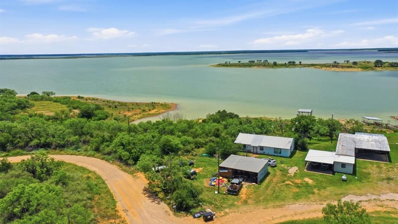 6401 Private Road 2742, Breckenridge TX 76424 - Photo 3