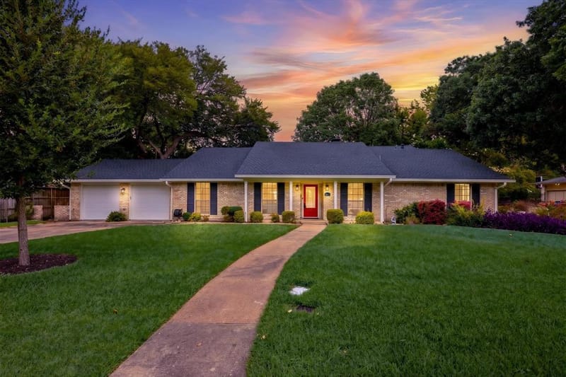 2811 Reedcroft Drive, Farmers Branch TX 75234 - Photo 2