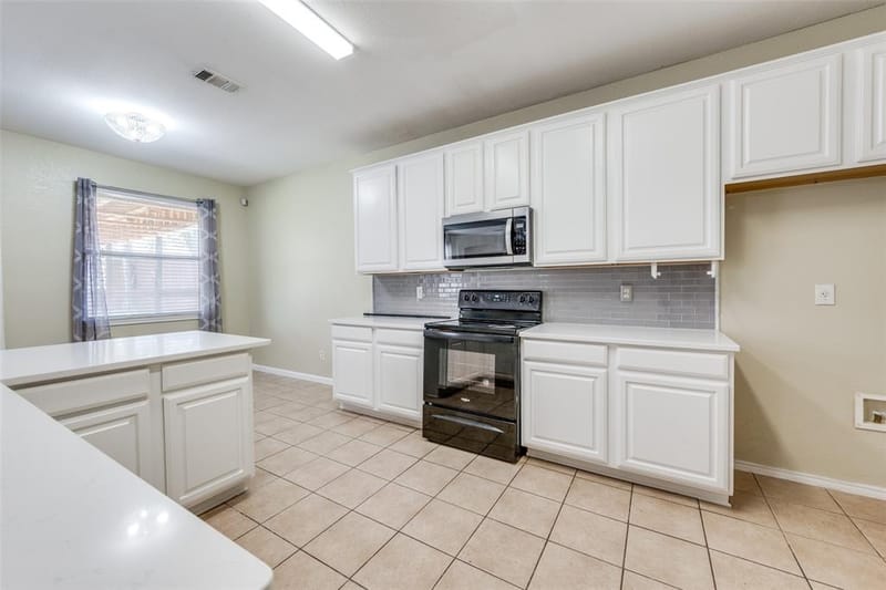 814 White Dove Drive, Arlington TX 76017 - Photo 11