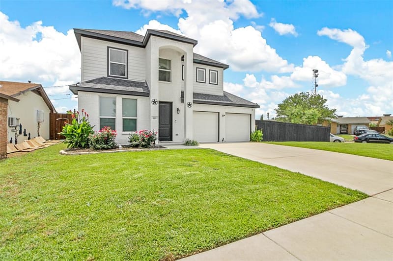 610 Parker Circle, Garland TX 75040 - Photo 2