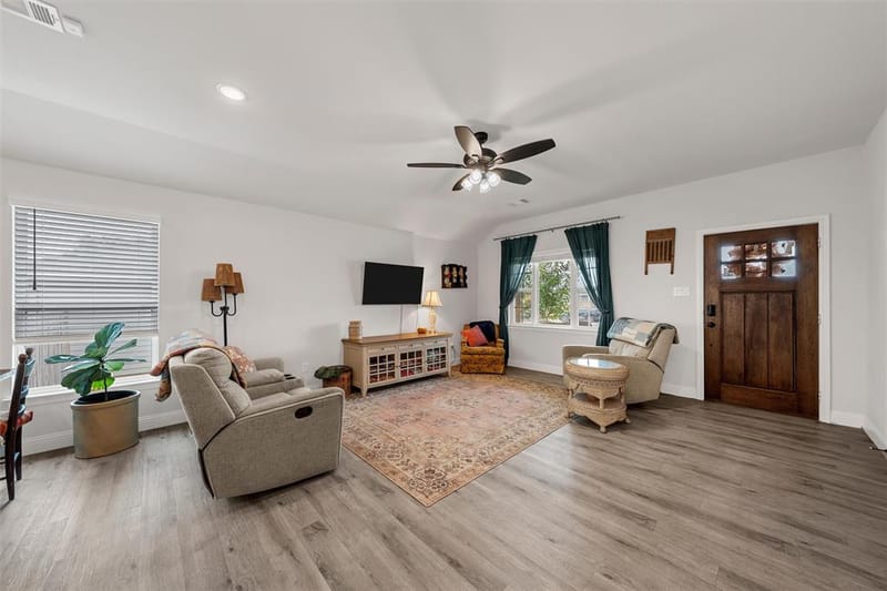 103 Olivia Street, Hillsboro TX 76645 - Photo 5
