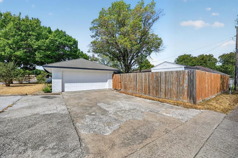 906 Pinedale Lane, Dallas TX 75241 - Photo 27
