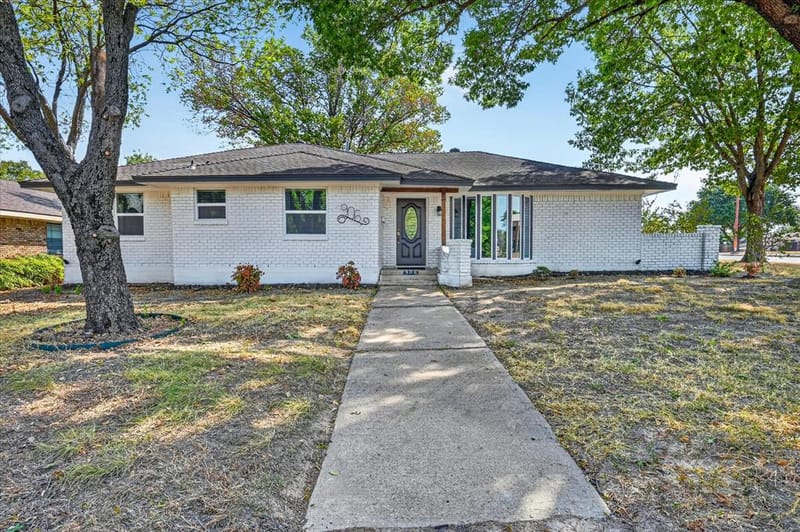 906 Pinedale Lane, Dallas TX 75241