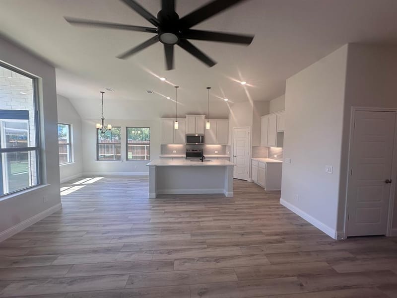 604 Austen Avenue, Tioga TX 76271 - Photo 2