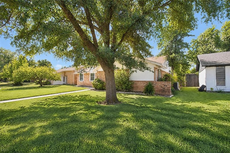 2718 Forest Park Drive, Garland TX 75040 - Photo 30