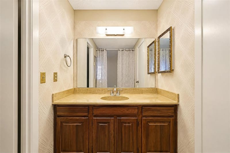 2718 Forest Park Drive, Garland TX 75040 - Photo 18