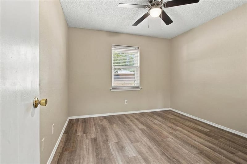 2108 N Village, Bonham TX 75418 - Photo 18