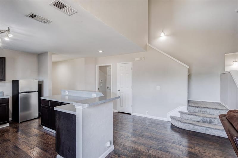 951 Zachary Drive, Arlington TX 76002 - Photo 8