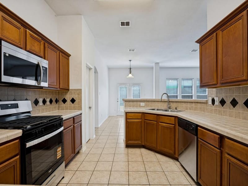 2459 Frontier Drive, Grand Prairie TX 75052 - Photo 7