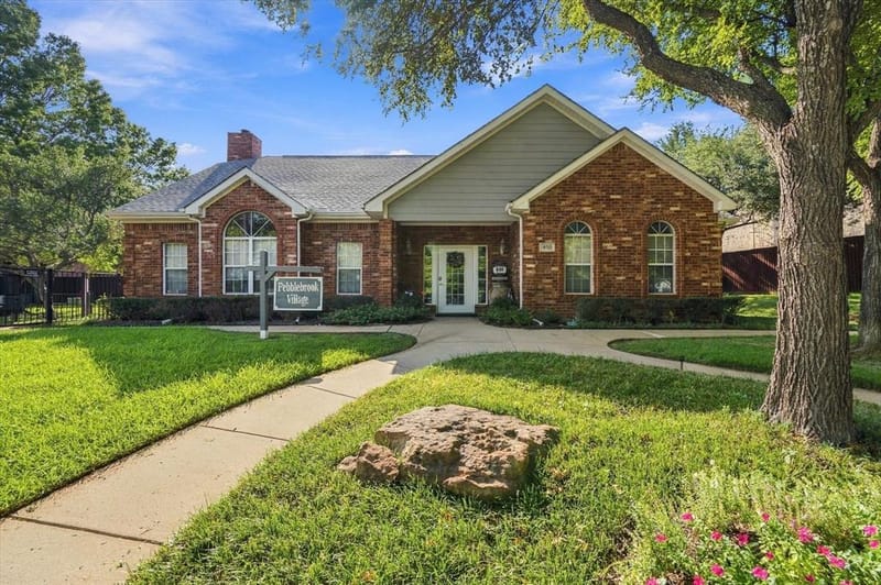 1002 Bridges Drive, Arlington TX 76012 - Photo 27