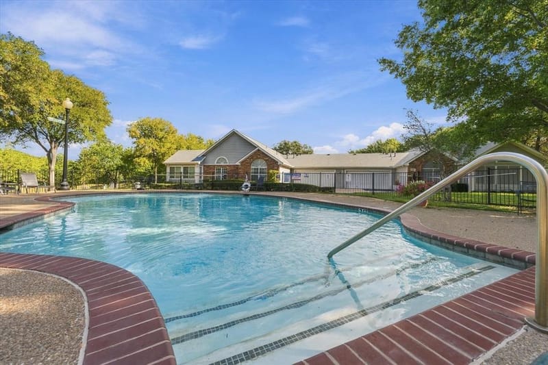 1002 Bridges Drive, Arlington TX 76012 - Photo 28