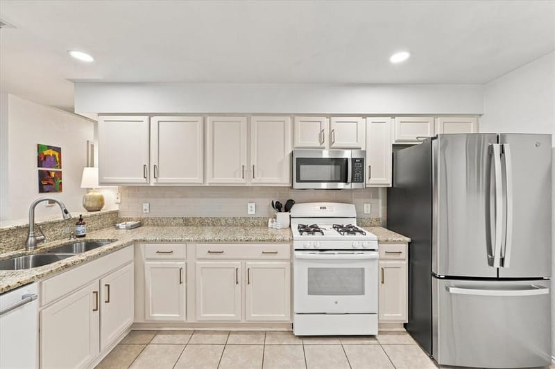1002 Bridges Drive, Arlington TX 76012 - Photo 19