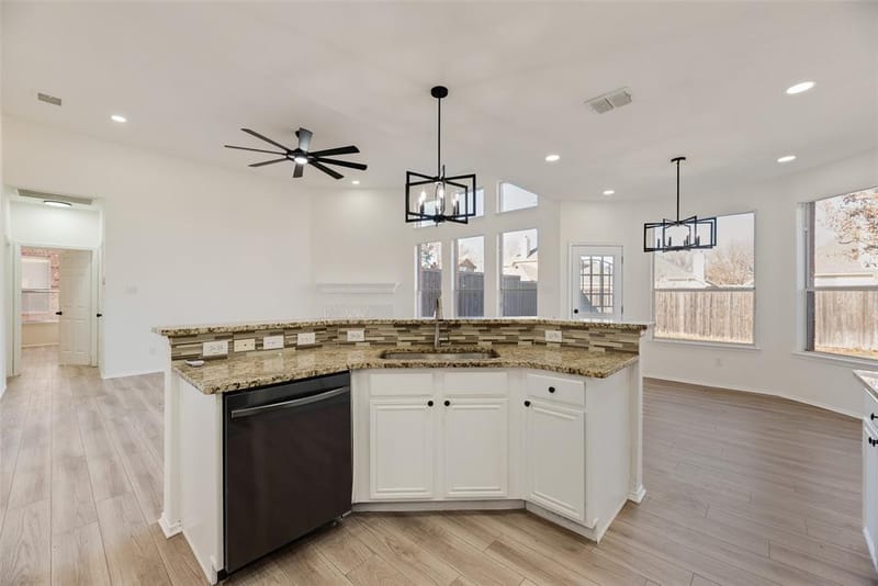 5828 Pine Ridge Boulevard, McKinney TX 75070 - Photo 7