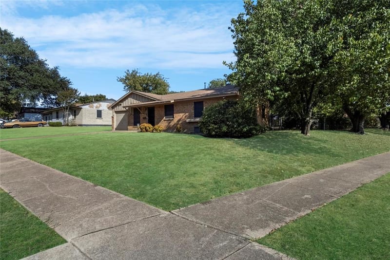 535 Thrush Avenue, Duncanville TX 75116 - Photo 2