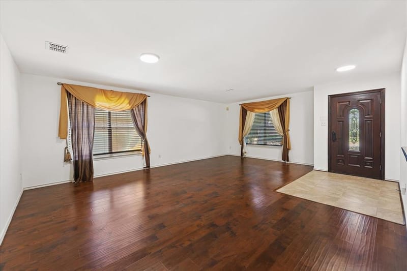 6410 Tara Lane, Frisco TX 75035 - Photo 7