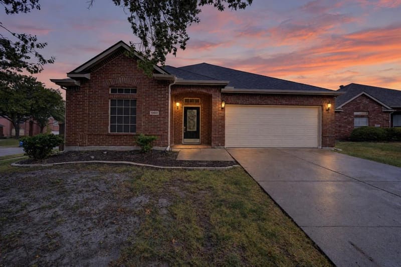 10601 Augusta Lane, Rowlett TX 75089 - Photo 2