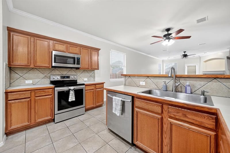 10601 Augusta Lane, Rowlett TX 75089 - Photo 7