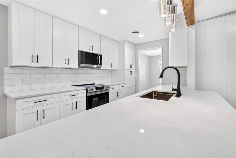7344 Monterrey Drive, Fort Worth TX 76112 - Photo 13