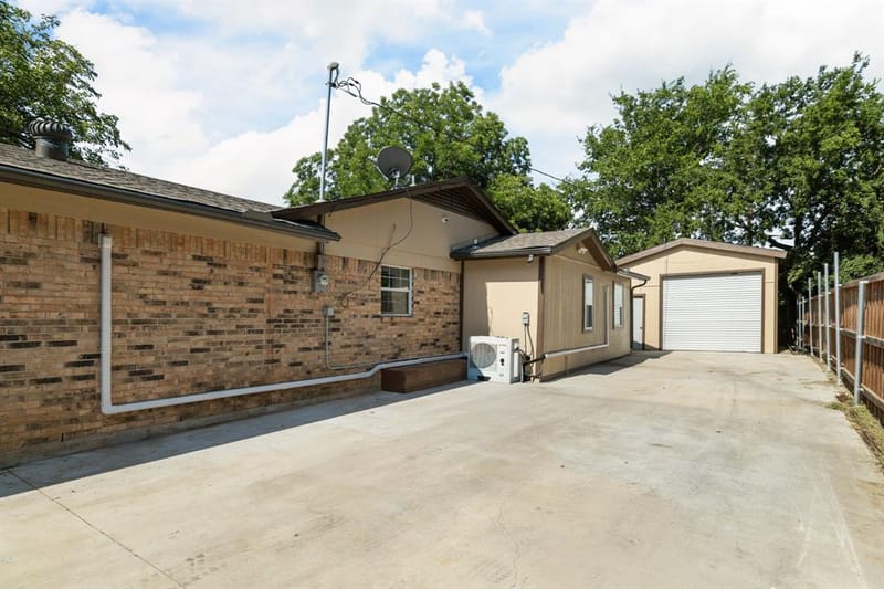 2801 Rosebud Lane, Richland Hills TX 76118 - Photo 2
