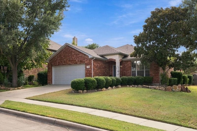 1000 Prairie Heights Drive, Fort Worth TX 76108