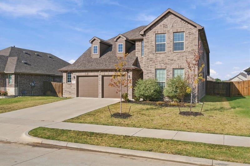 417 Burrow Drive, Waxahachie TX 75167 - Photo 2