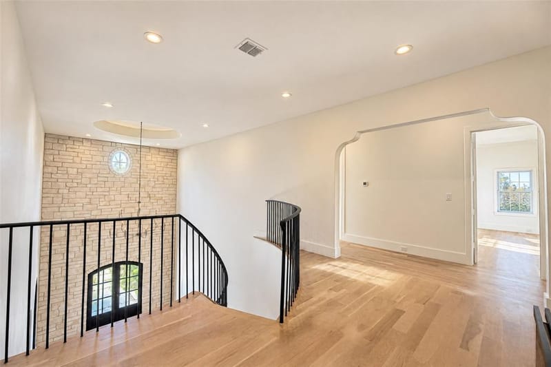 3733 Clover Lane, Dallas TX 75220 - Photo 4