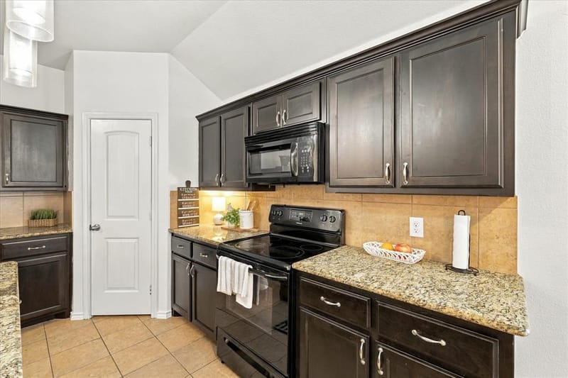 8200 Spotted Doe Drive, Fort Worth TX 76179 - Photo 11