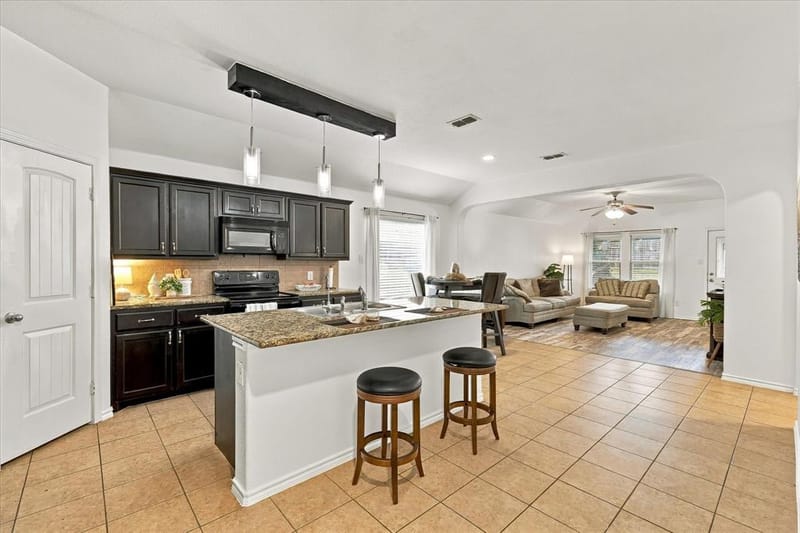 8200 Spotted Doe Drive, Fort Worth TX 76179 - Photo 8
