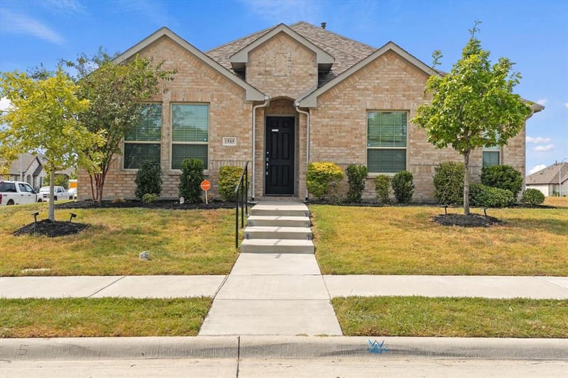 1505 Hermes Lane, Lancaster TX 75134 - Photo 3