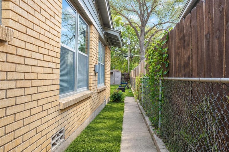 6301 Greenlee Street, Fort Worth TX 76112 - Photo 3