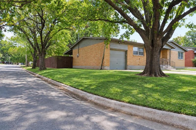 6301 Greenlee Street, Fort Worth TX 76112